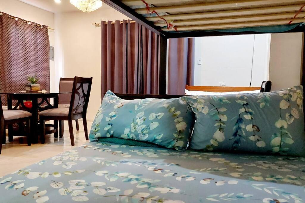 شقة Yyy'S Townhouse Malolos المظهر الخارجي الصورة